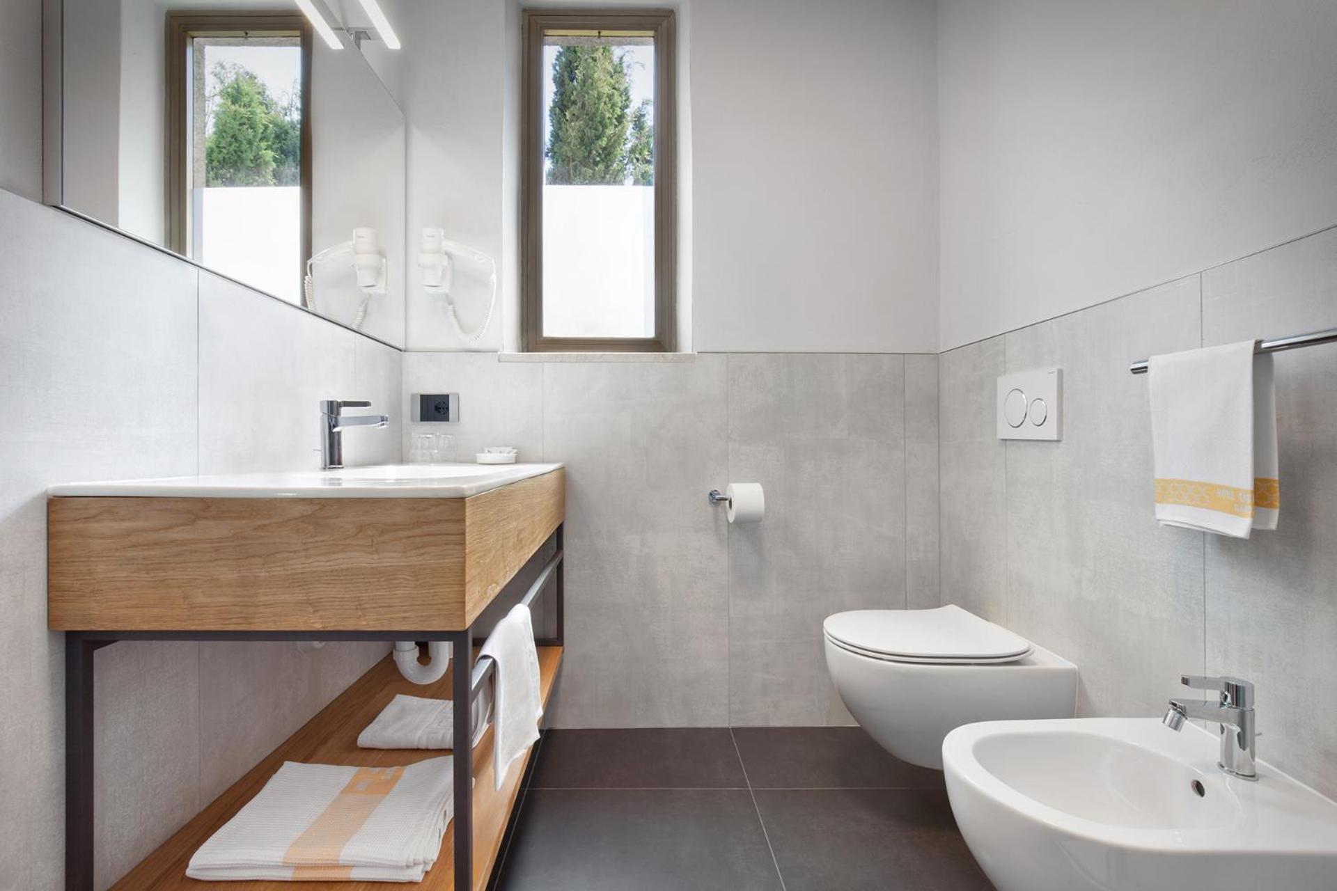 Hotel Gabbiano - Garda Lake Collection ภายนอก รูปภาพ