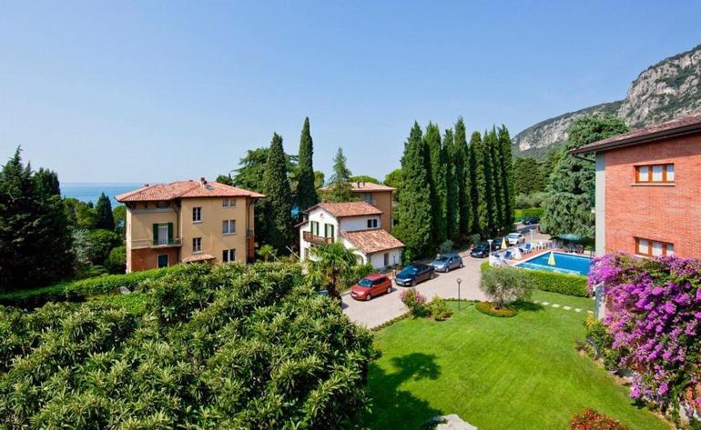 Hotel Gabbiano - Garda Lake Collection ภายนอก รูปภาพ