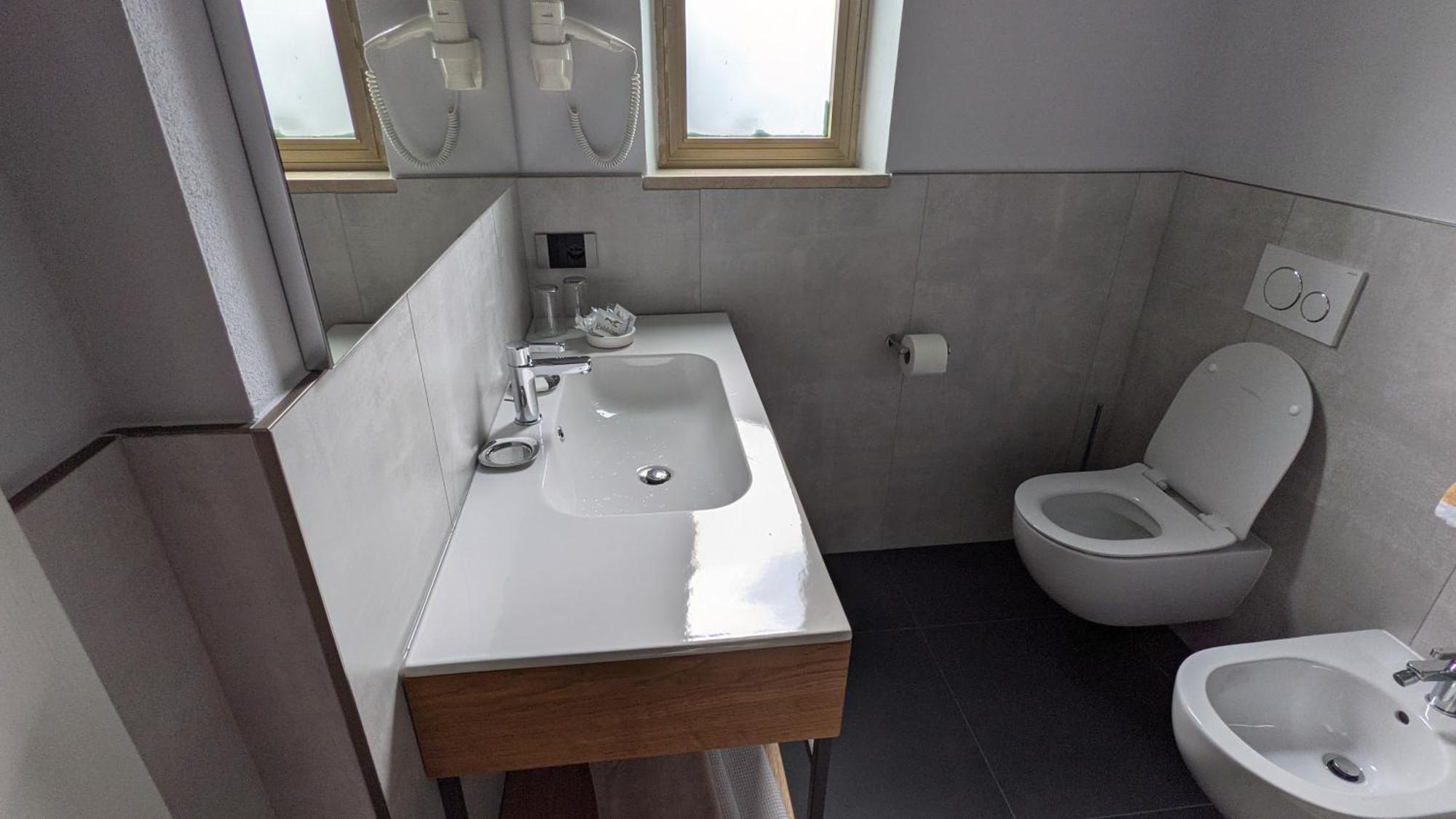 Hotel Gabbiano - Garda Lake Collection ภายนอก รูปภาพ